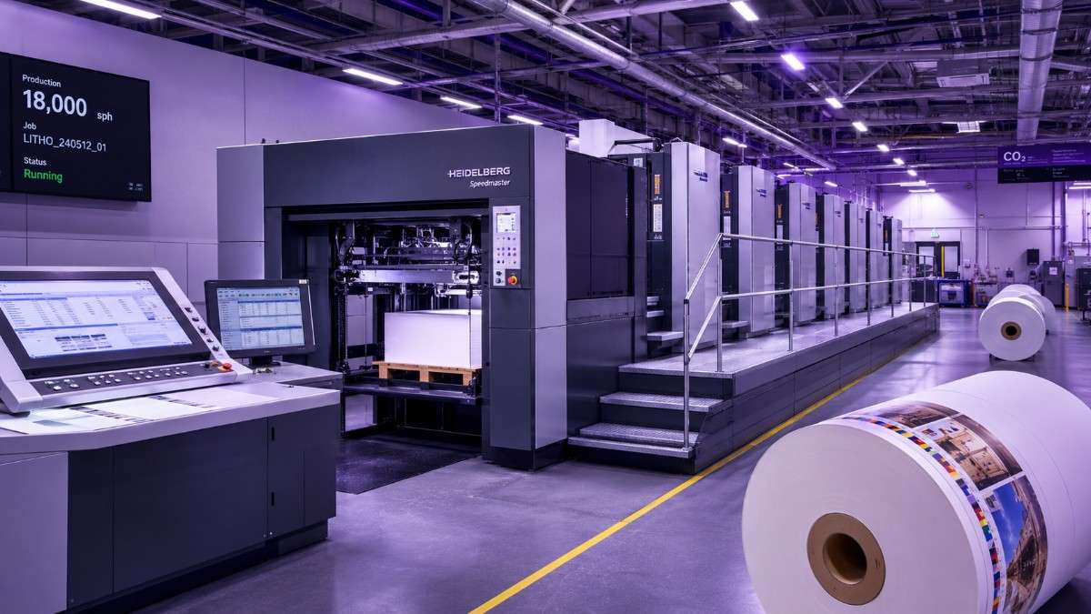 Printing press management software dashboard